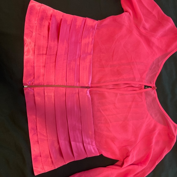 Beautiful top - Picture 4 of 4